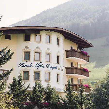 Wellness Refugium&resort Alpin Royal Resort Cadipietra