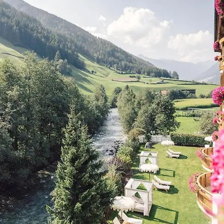 Resort Wellness Refugium&resort Alpin Royal 4*