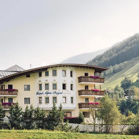 Wellness Refugium&resort Alpin Royal